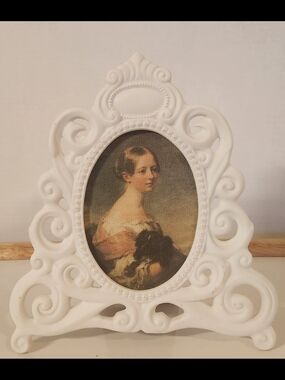 Vintage Elegance by Amscan White Princess Desk Frame Ornate Baroque 3.5x5 Photo